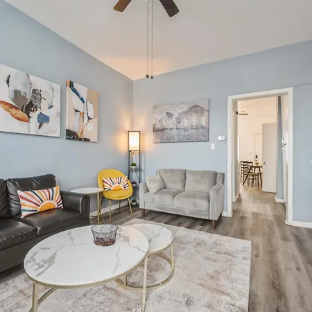 Cozy Two Bedroom Unit Near Lakeview Lincolnpark Wrigley